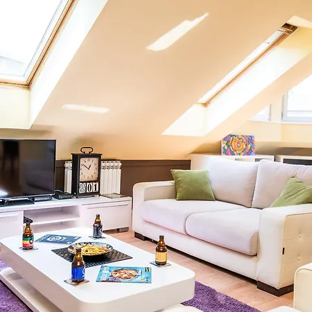 Apartment Spacious Design Loft In Beautiful Neighborhood *